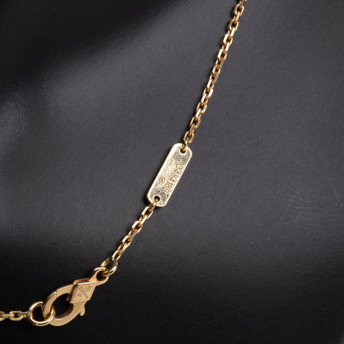 VAN CLEEF & ARPELS Vintage Alhambra Guilloche Pendant Necklace