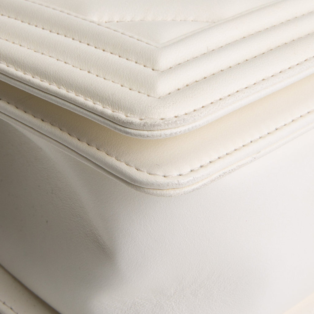 CHANEL Chevron Medium Boy Bag - Ivory