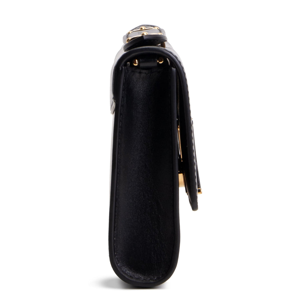 LOUIS VUITTON Capucines Wallet on Chain - Black