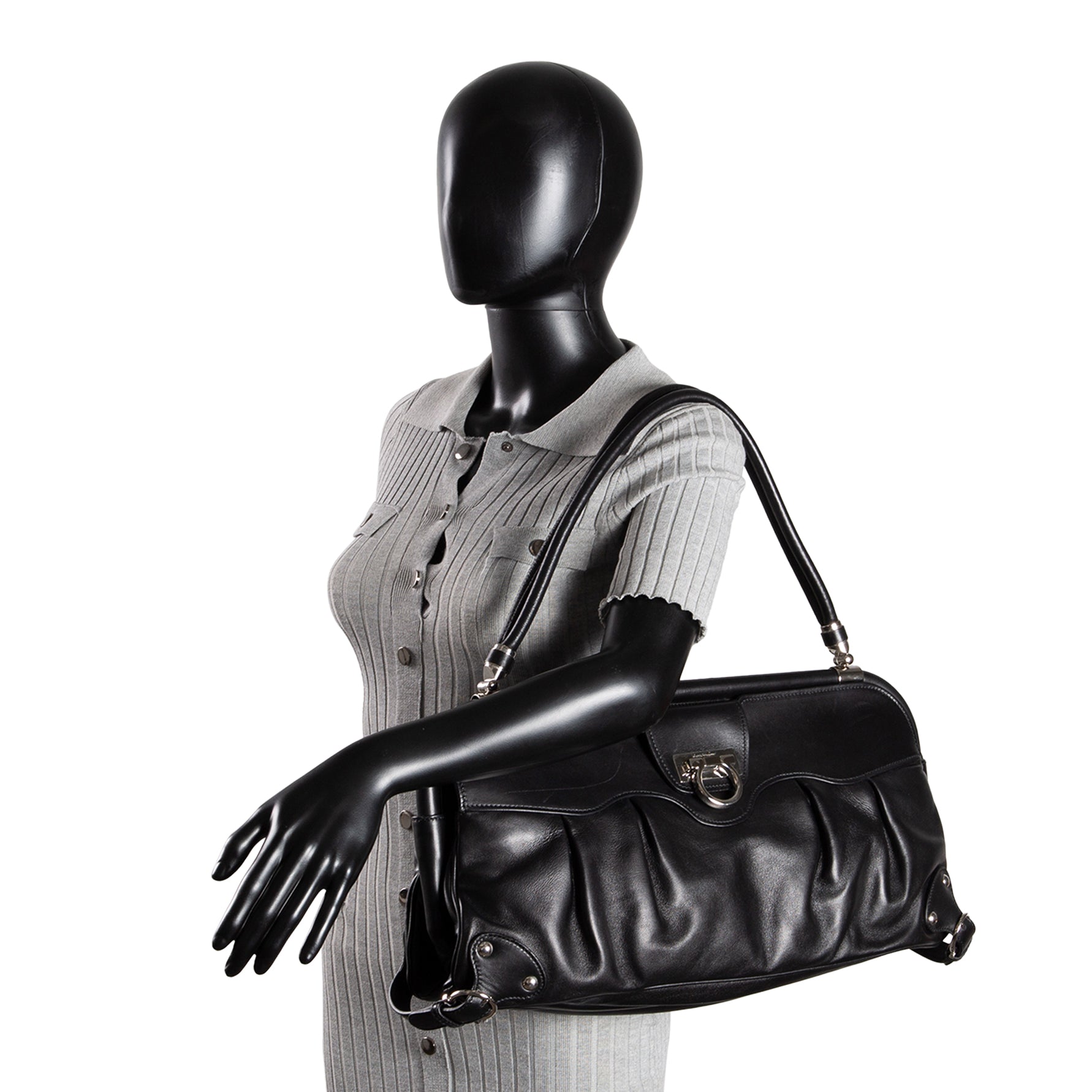 SALVATORE FERRAGAMO XL Leather Shoulder Bag - Black